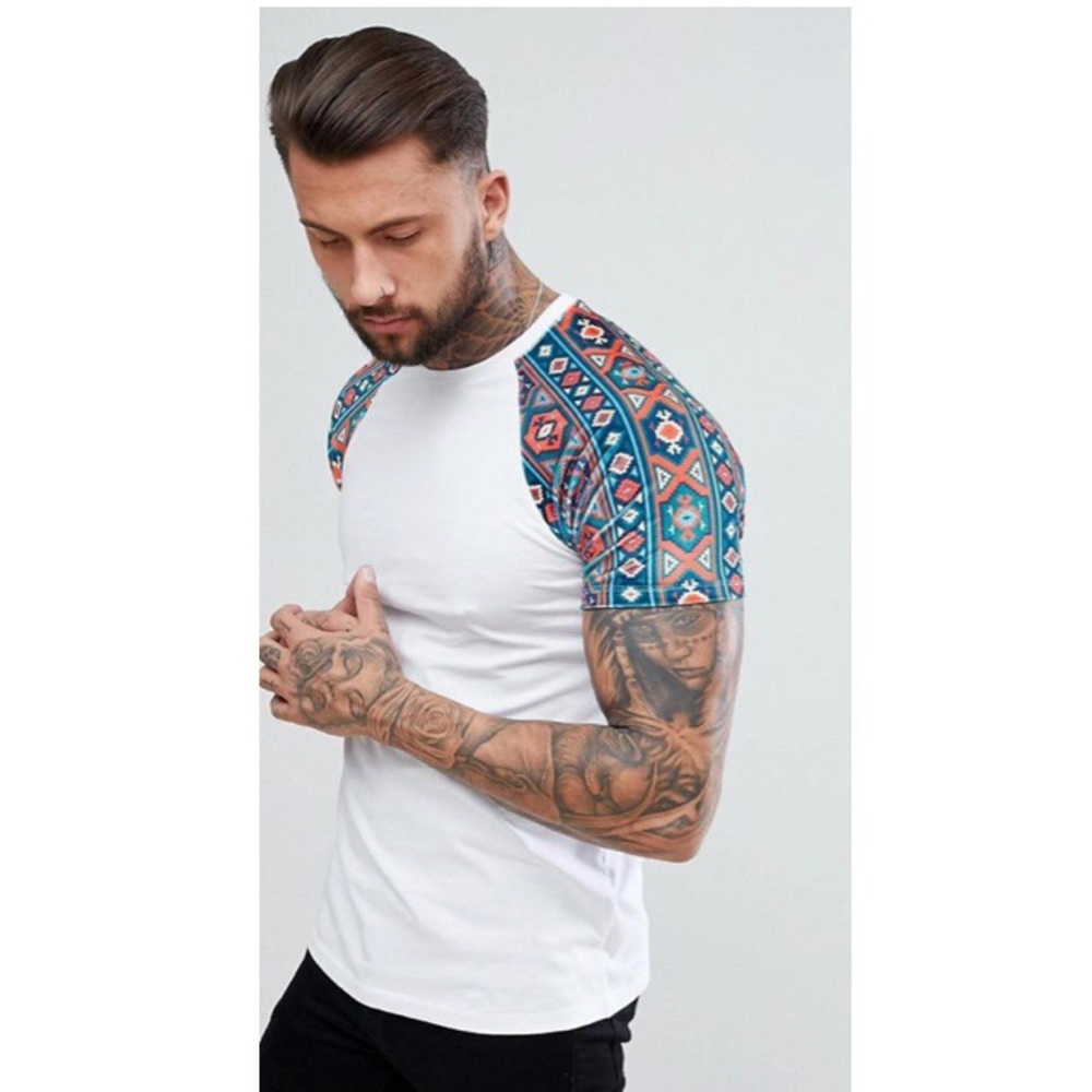 T-shirt With Aztec Velour Printed Sleeves